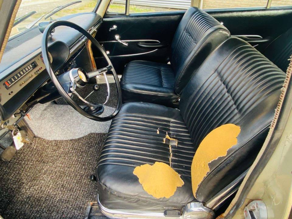 Immagine 4/44 di Toyota Crown (1965)