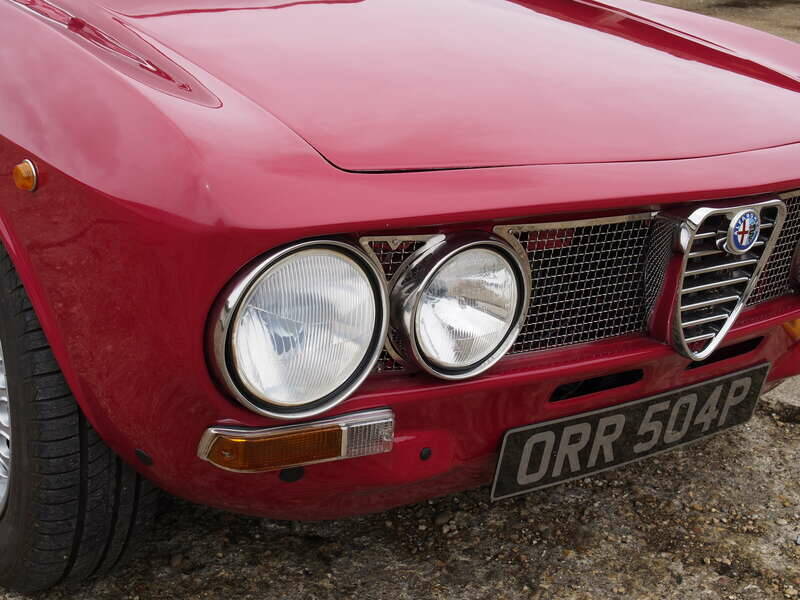 Image 41/49 of Alfa Romeo Giulia 1600 GT Junior (1976)