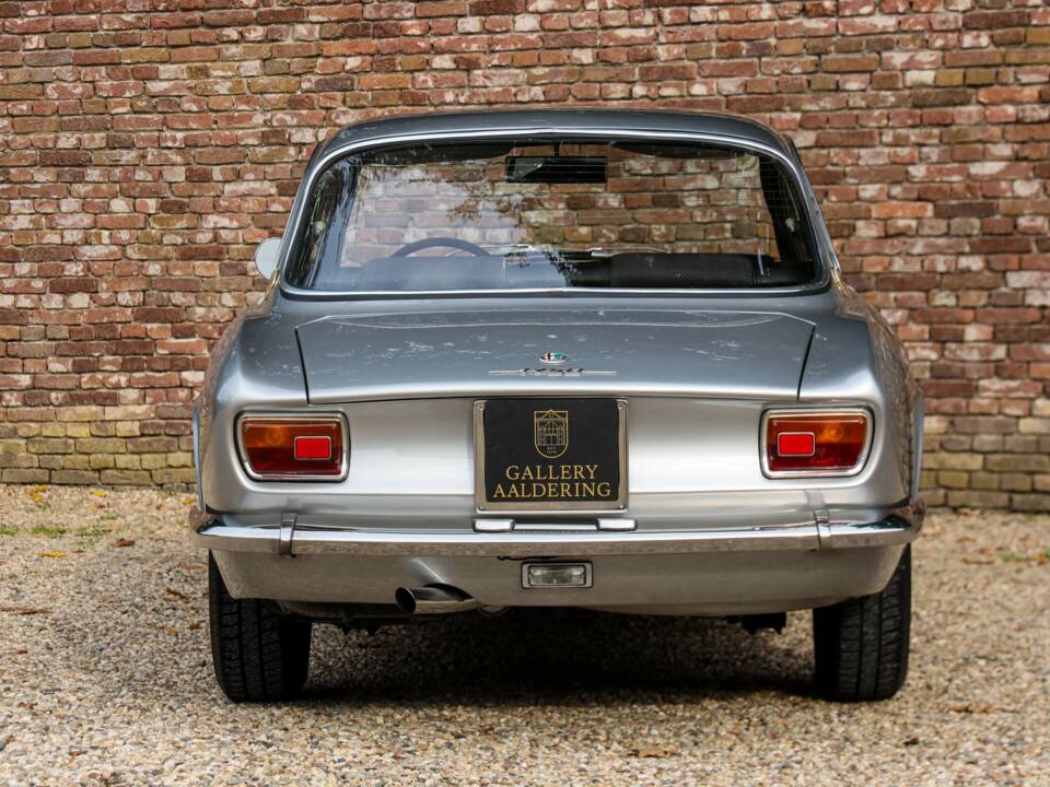Afbeelding 6/50 van Alfa Romeo 1750 GT Veloce (1969)