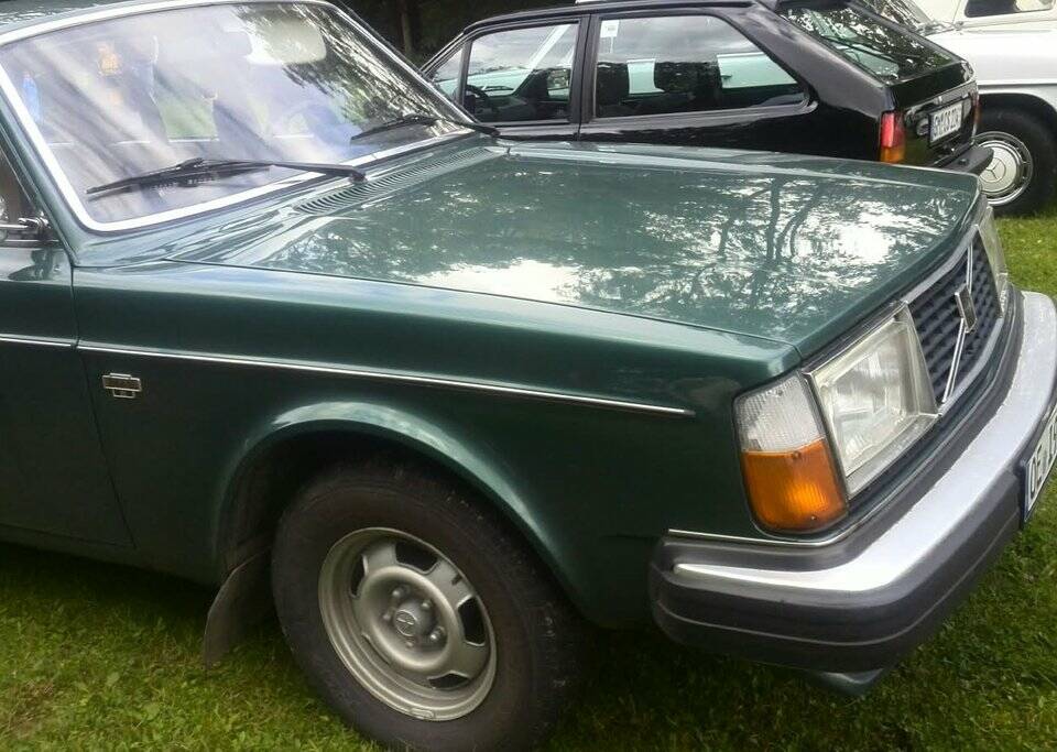 Bild 6/8 von Volvo 244 (1979)