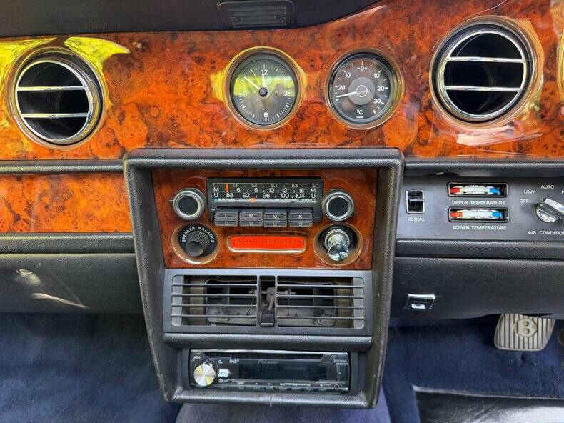 Bild 35/47 von Bentley T 2 (1977)