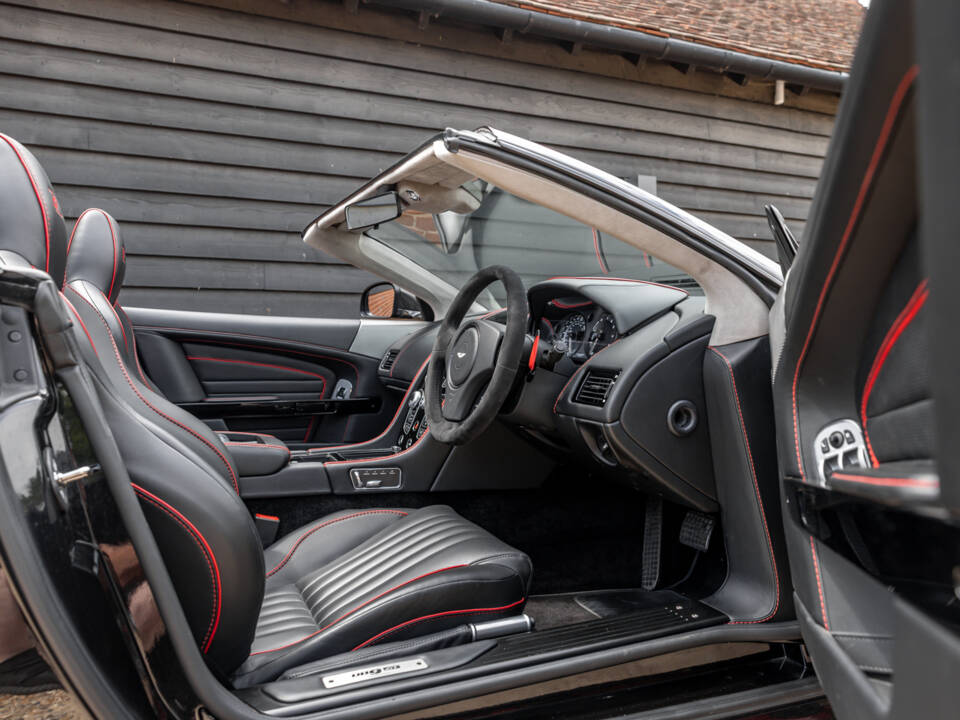 Bild 52/66 von Aston Martin DB 9 GT Volante (2016)