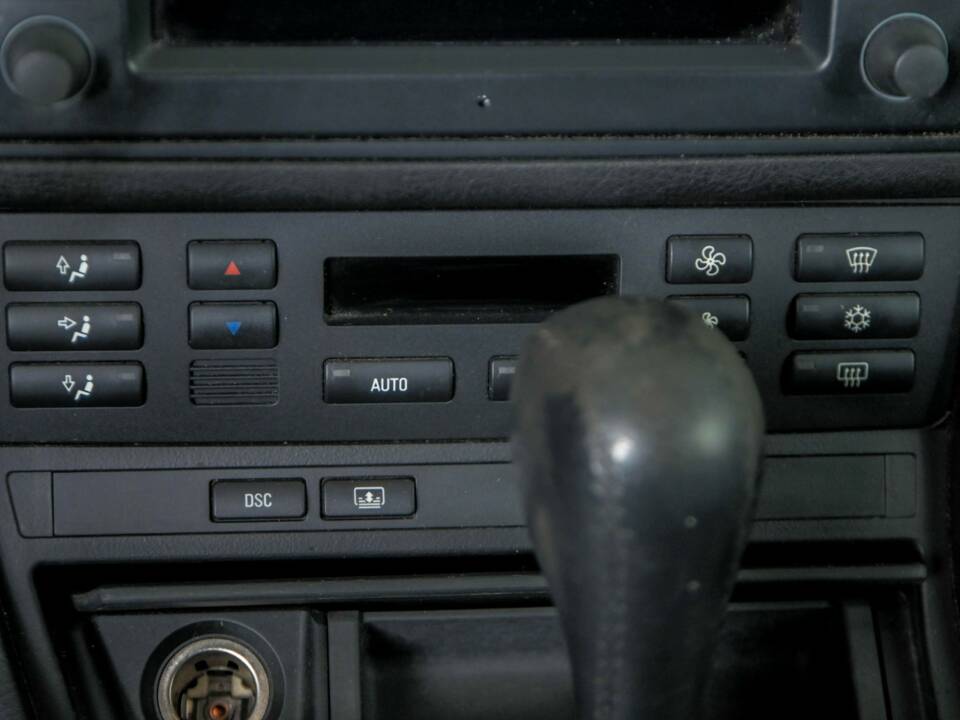 Bild 28/50 von BMW 320Ci (2003)