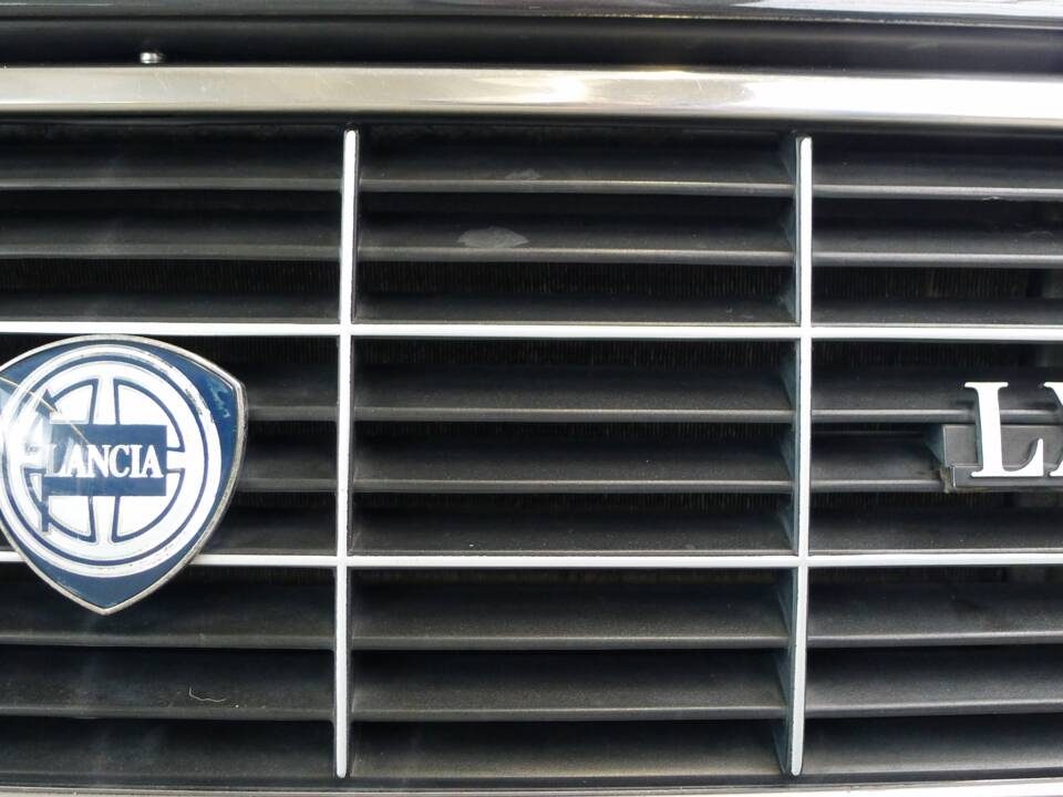 Image 25/47 of Lancia Y10 LX I.E. (1991)