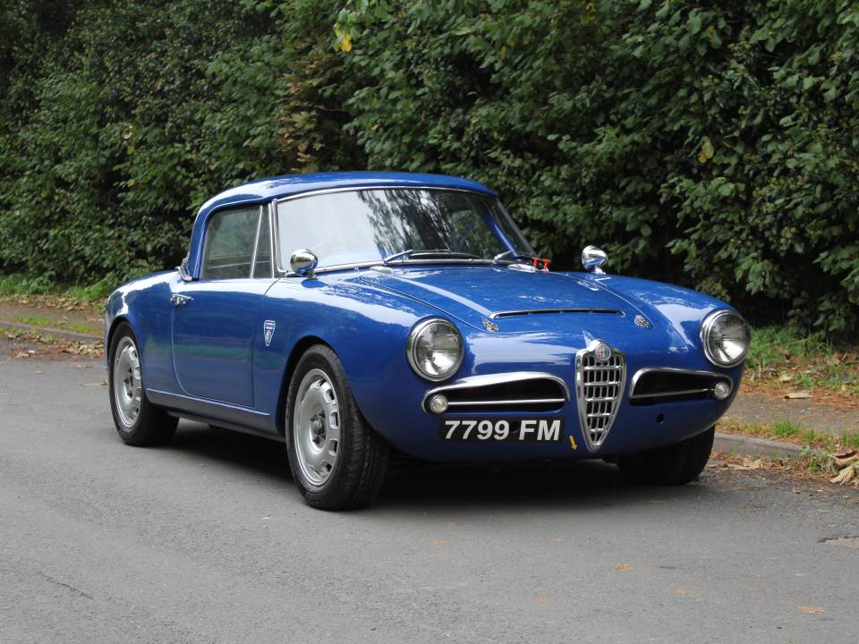 Image 5/21 of Alfa Romeo Giulietta Spider (1964)