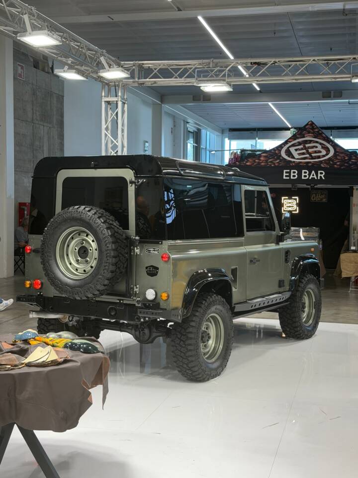 Image 3/23 of Land Rover 90 (1986)
