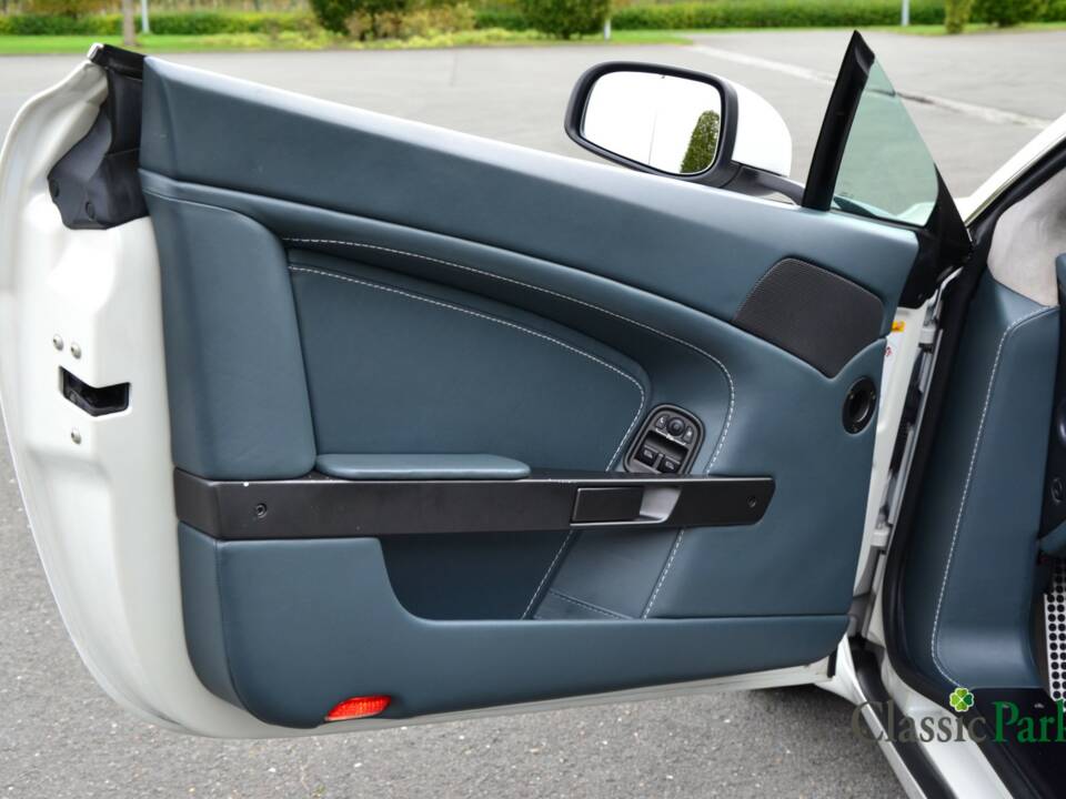 Image 26/50 of Aston Martin V8 Vantage (2007)