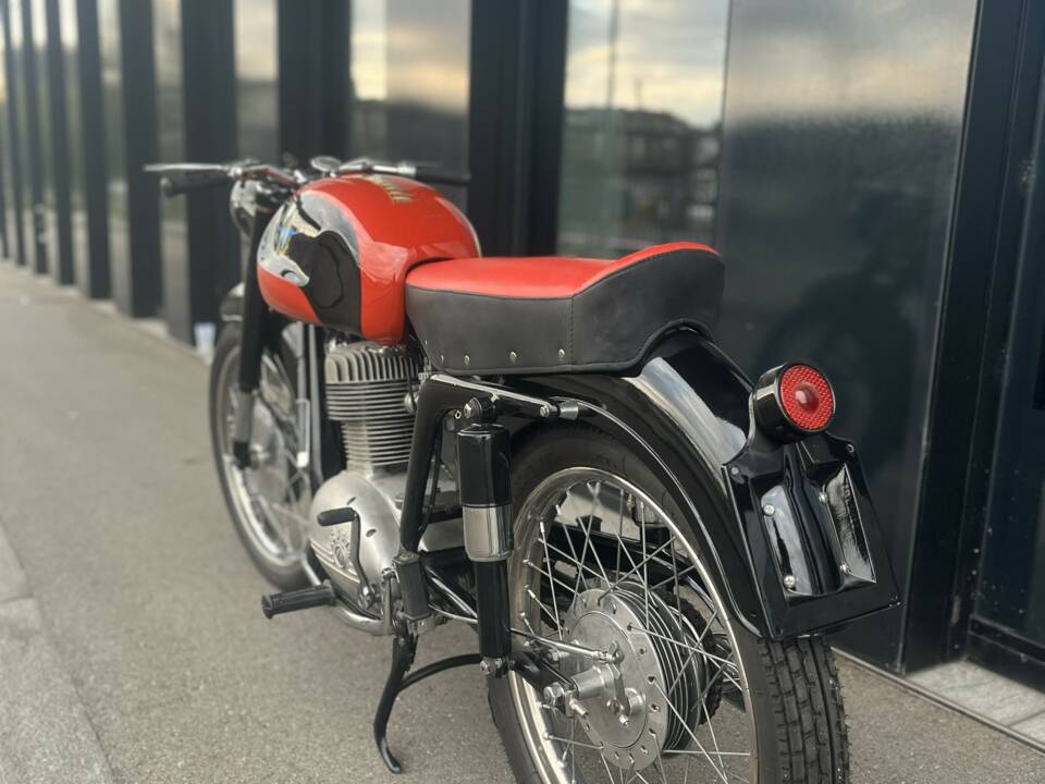 Imagen 3/12 de MV Agusta DUMMY (1956)