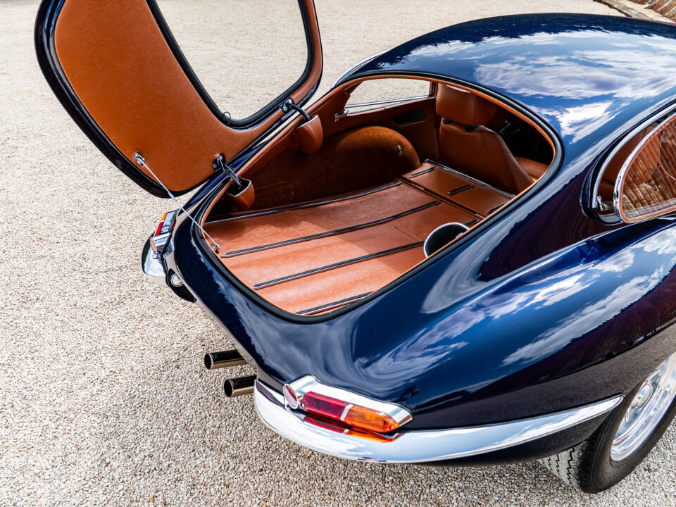 Image 27/39 of Jaguar E-Type &quot;Lightweight&quot; (1962)