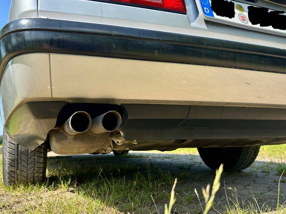 Image 24/33 de BMW 735i (1990)