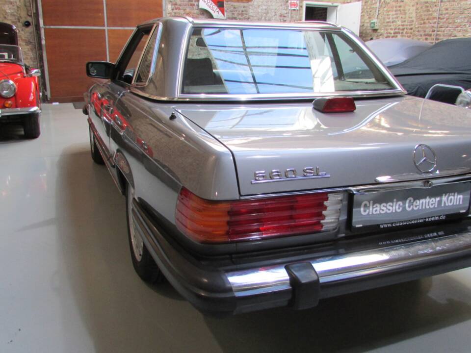 Afbeelding 5/17 van Mercedes-Benz 560 SL (1987)