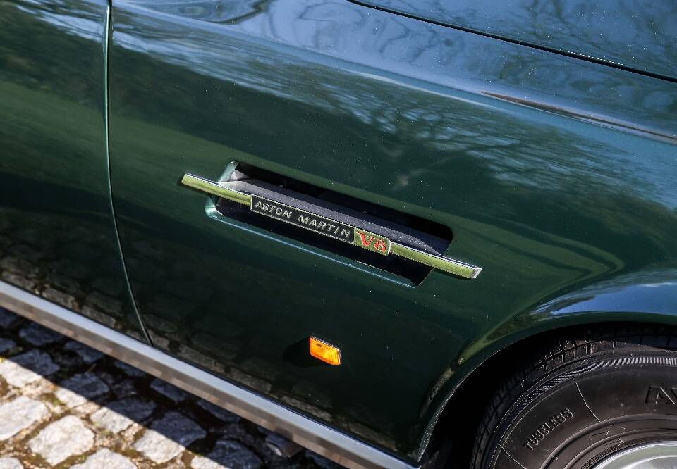 Image 14/30 of Aston Martin V8 EFi Volante (1989)