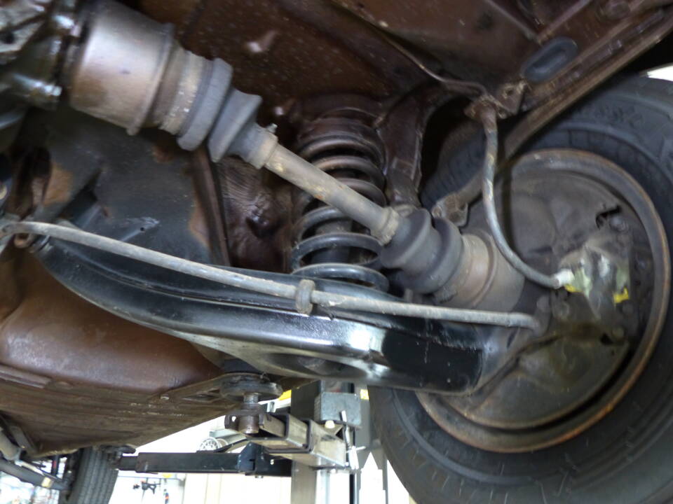 Image 57/63 of Mercedes-Benz 230&#x2F;6 (1974)