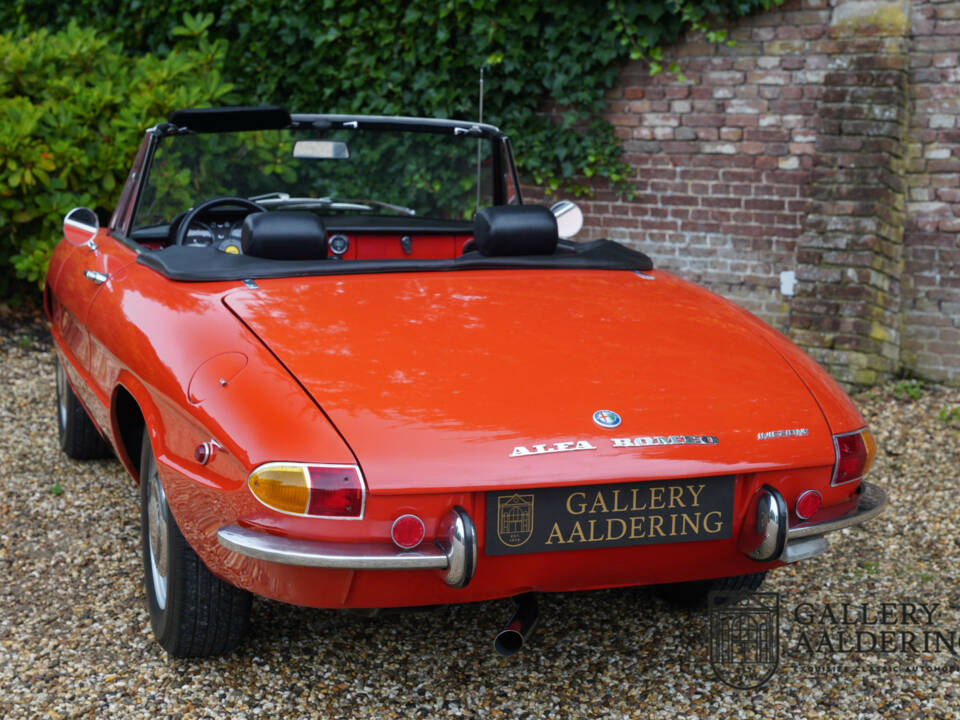 Image 15/50 of Alfa Romeo 1750 Spider (1969)