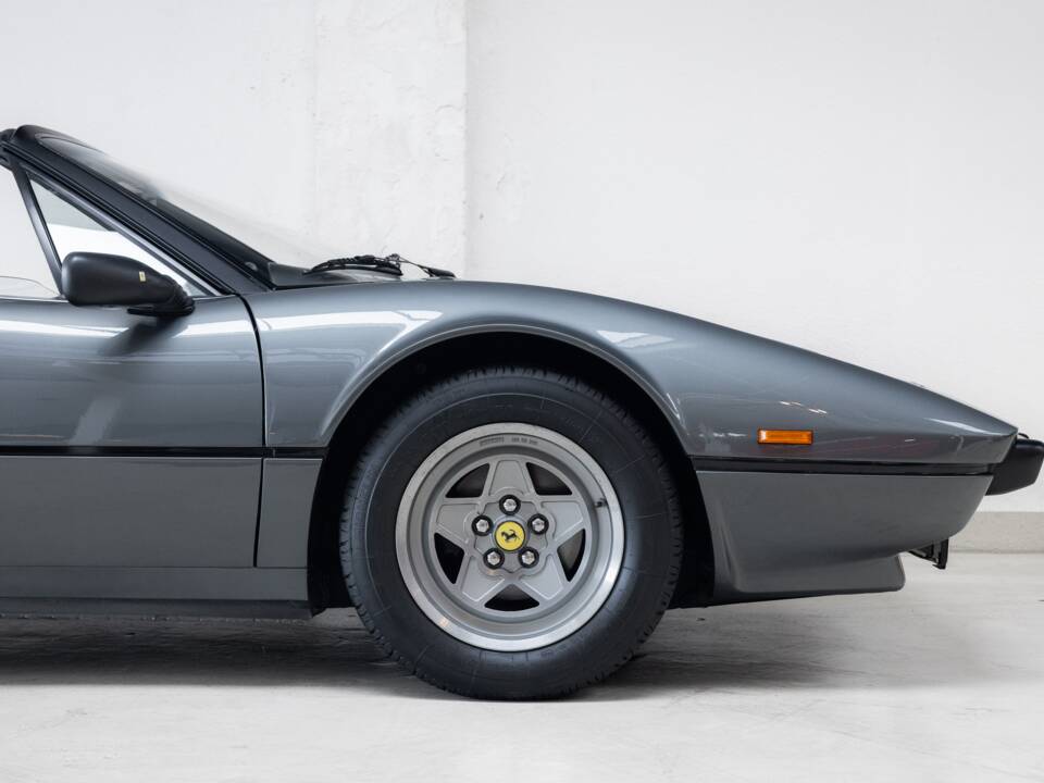 Bild 27/40 von Ferrari 308 GTS Quattrovalvole (1984)