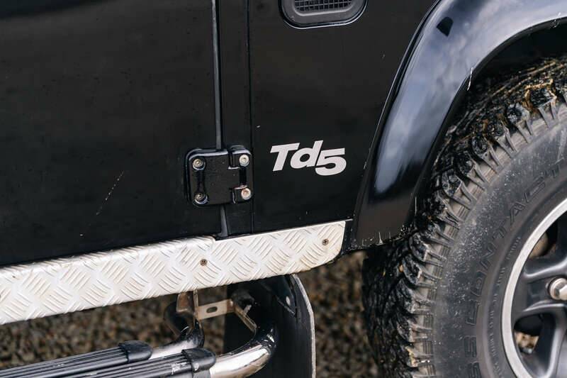 Immagine 44/50 di Land Rover Defender 90 Td5 (2002)