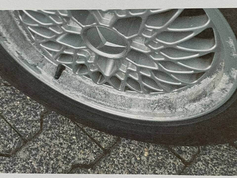 Image 11/12 de Mercedes-Benz 300 SL (1986)