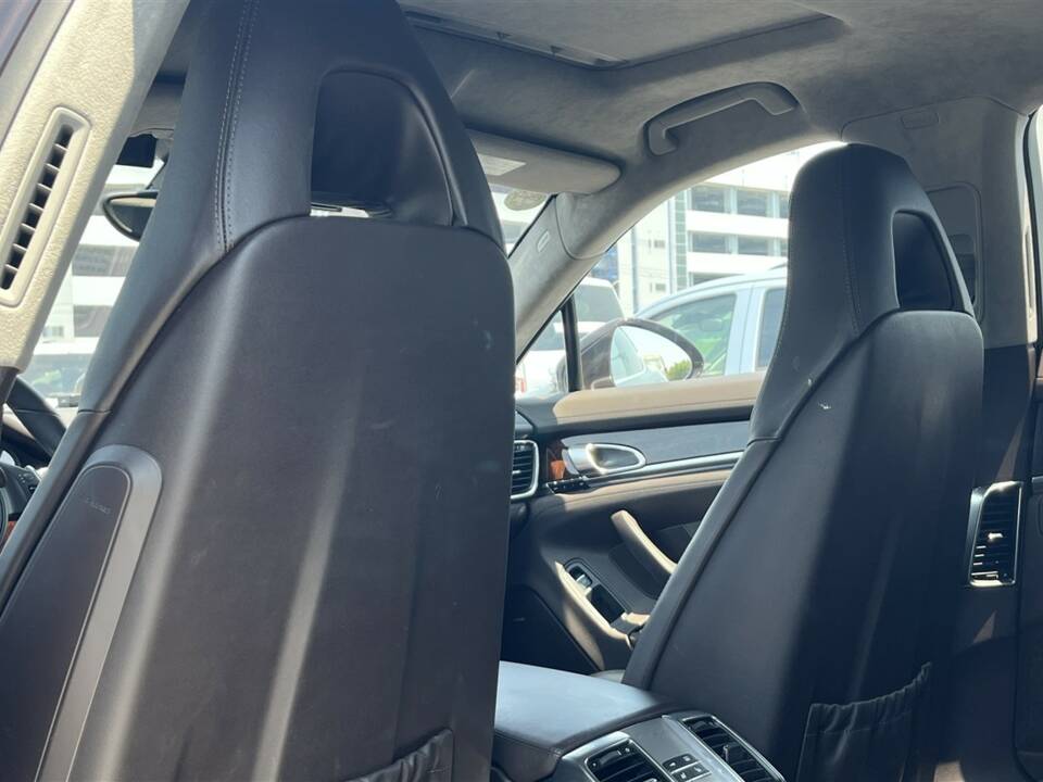 Image 36/91 of Porsche Panamera Turbo (2009)