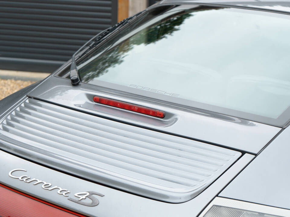 Image 22/50 of Porsche 911 Carrera 4S (2003)