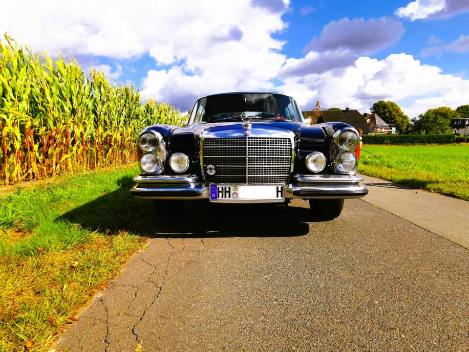 Image 4/24 of Mercedes-Benz 280 SE 3,5 (1971)