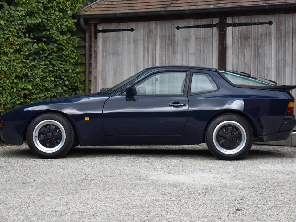 Immagine 2/40 di Porsche 944 (1985)