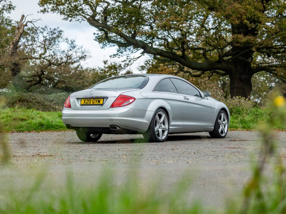 Bild 25/50 von Mercedes-Benz CL 500 (2009)