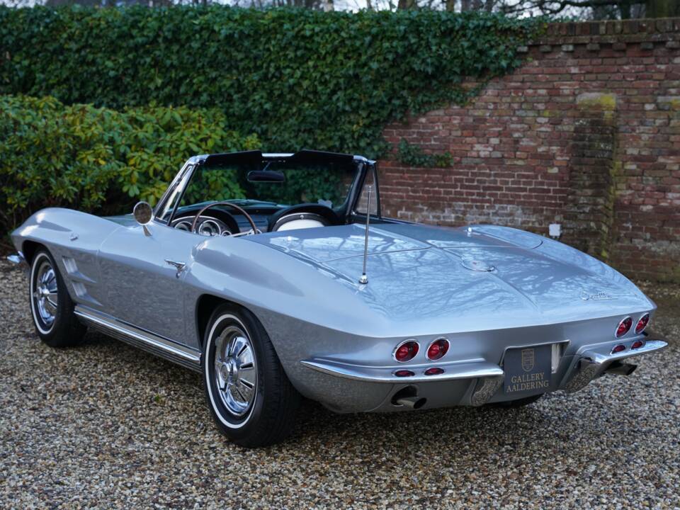 Immagine 21/50 di Chevrolet Corvette Sting Ray Convertible (1964)