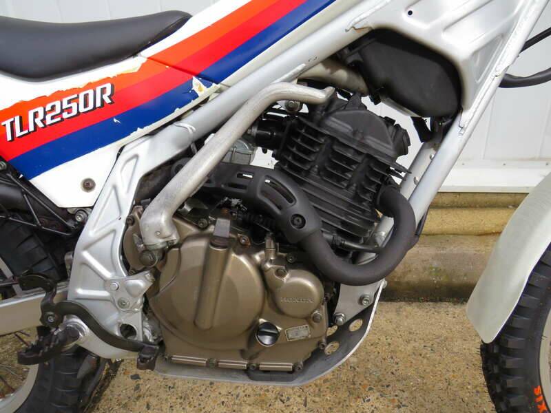 Image 3/33 of Honda TLR 250 (1986)