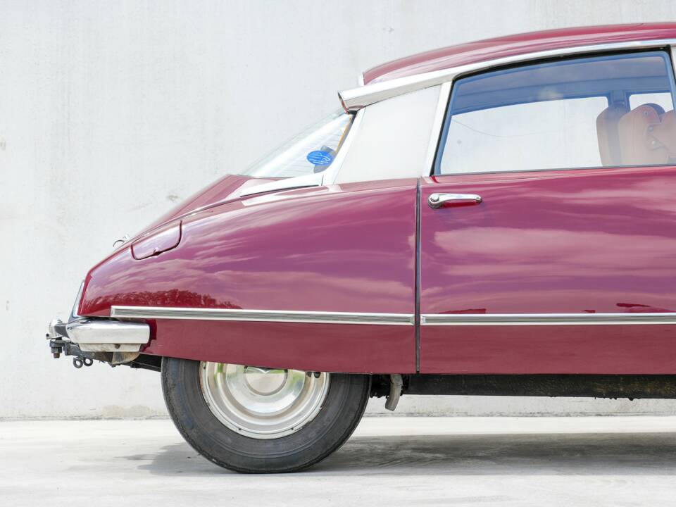 Immagine 7/34 di Citroën ID 19 (1968)