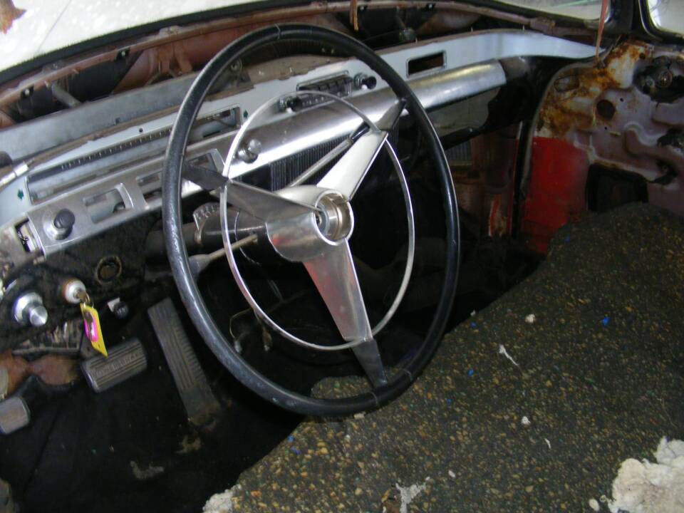 Image 15/56 of Buick 40 Special (1956)