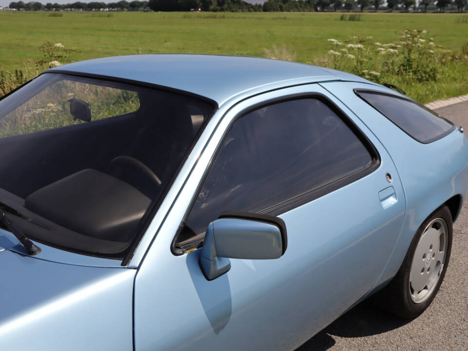Image 30/42 de Porsche 928 (1979)