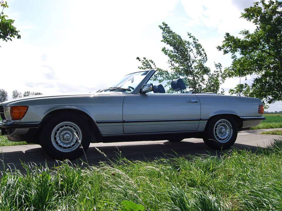 Image 27/96 de Mercedes-Benz 280 SL (1982)