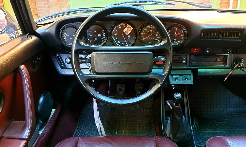 Image 36/64 de Porsche 911 SC 3.0 (1978)