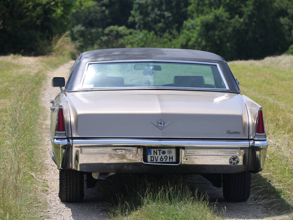 Immagine 7/8 di Cadillac Sedan DeVille (1969)