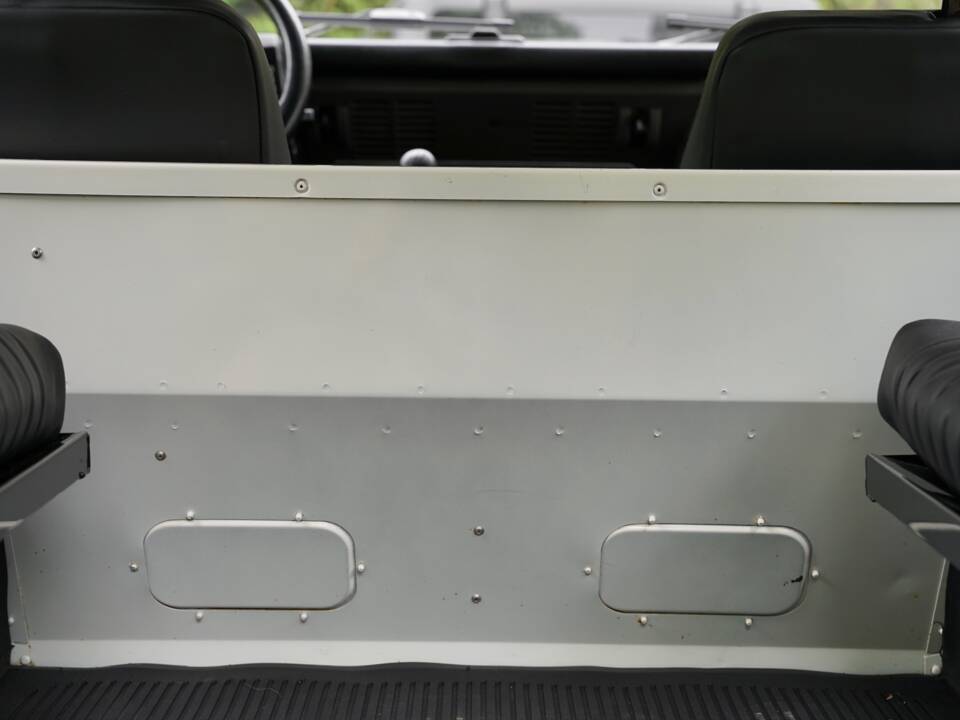 Image 86/96 of Land Rover Defender 90 (1995)