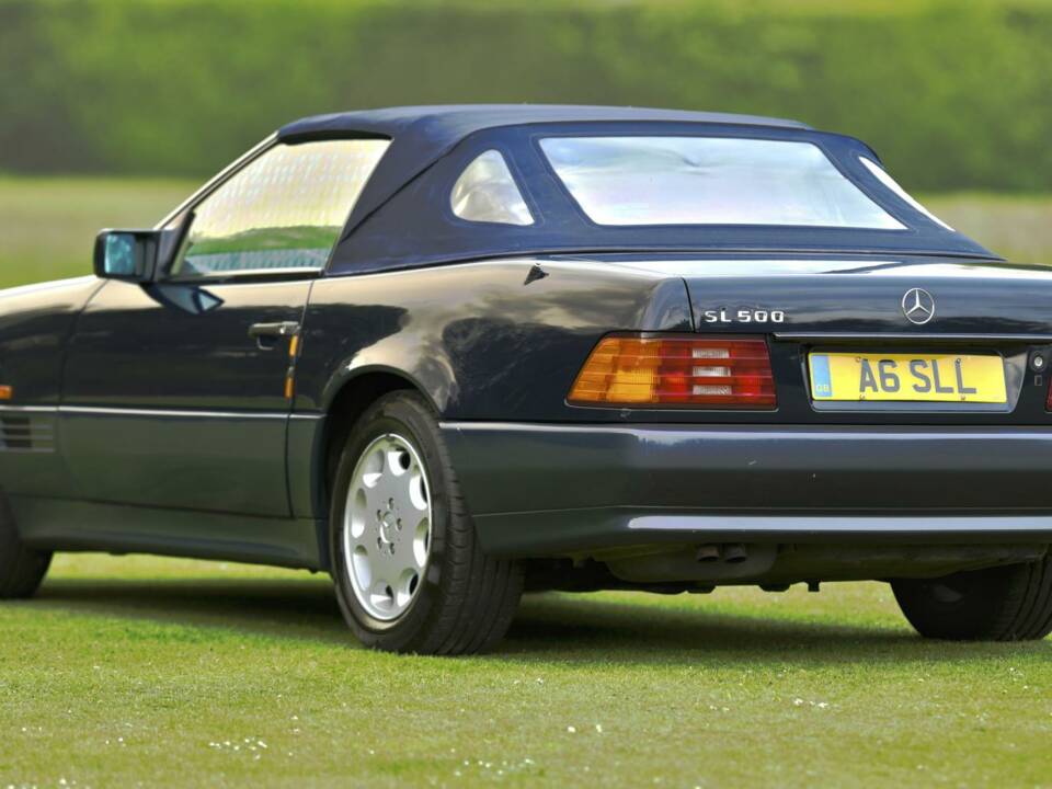 Image 31/50 of Mercedes-Benz SL 500 (1995)