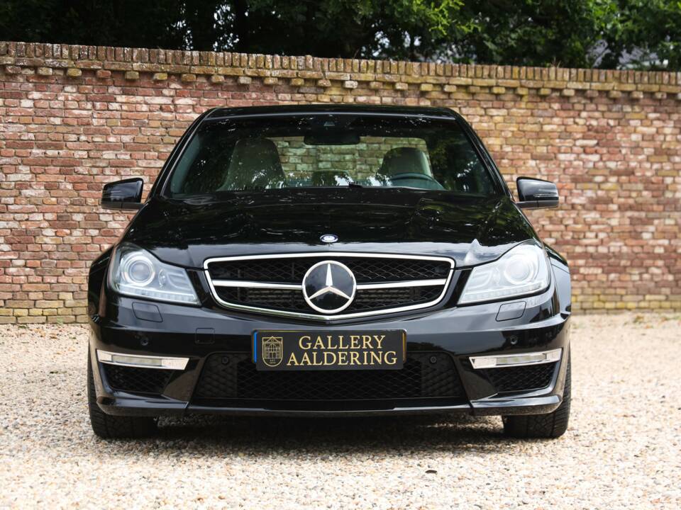 Image 5/50 of Mercedes-Benz C 63 AMG (2012)