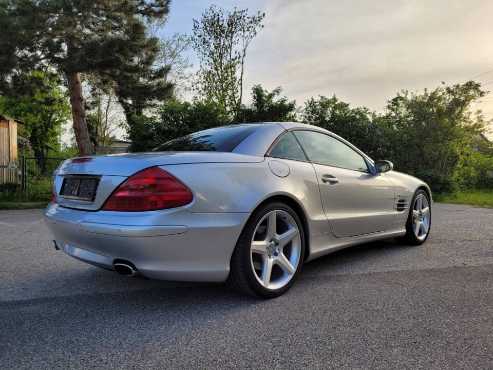 Bild 17/97 von Mercedes-Benz SL 500 (2004)