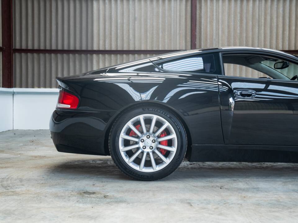 Image 46/50 de Aston Martin V12 Vanquish (2004)