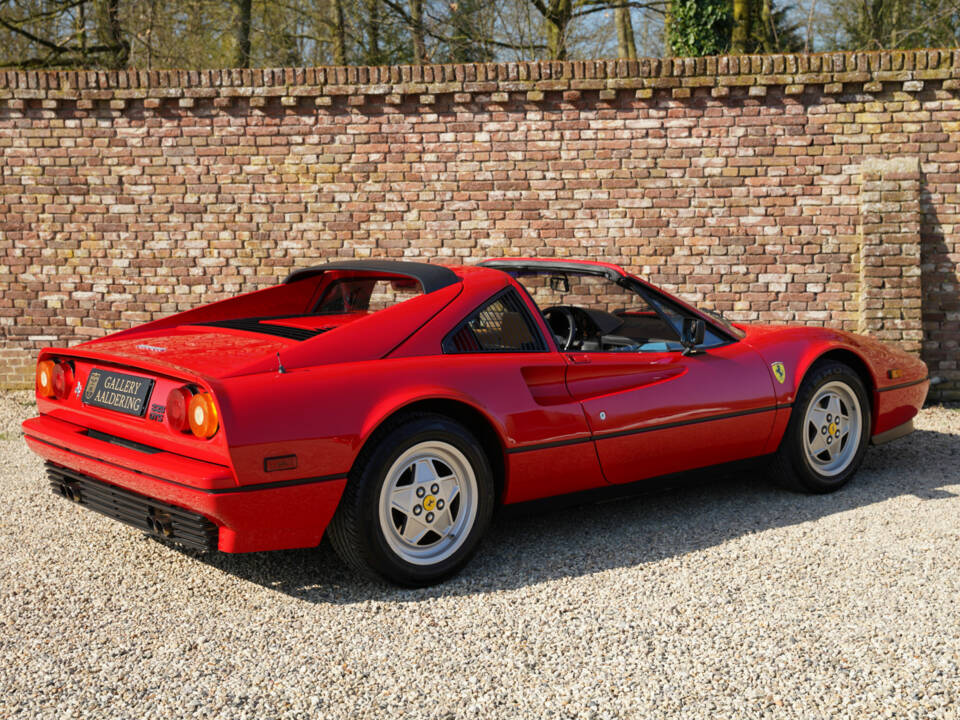 Image 34/50 of Ferrari 328 GTS (1989)