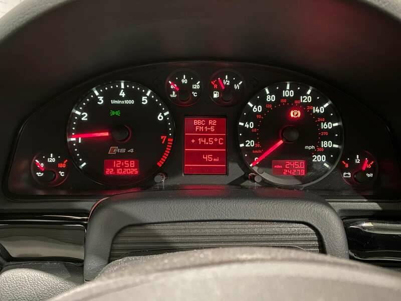 Imagen 8/19 de Audi RS4 Avant (2001)