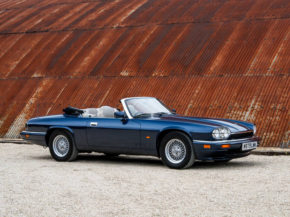 Image 8/38 of Jaguar XJS 4.0 (1995)