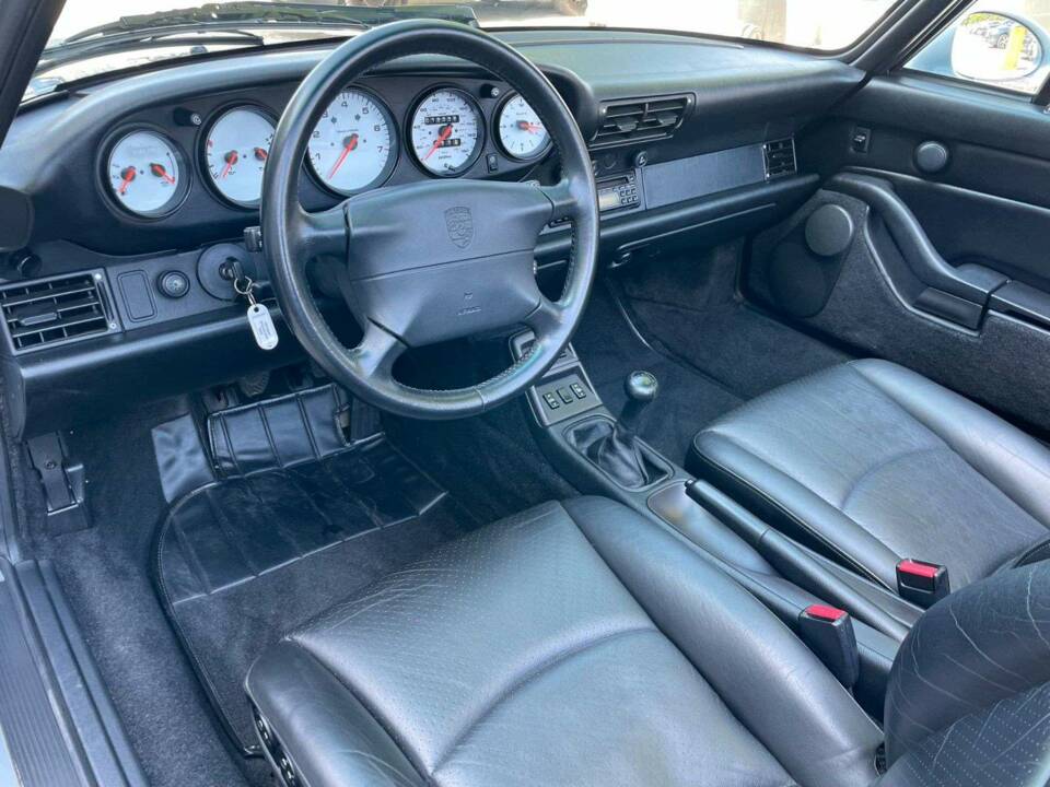 Image 14/19 of Porsche 911 Carrera (1995)