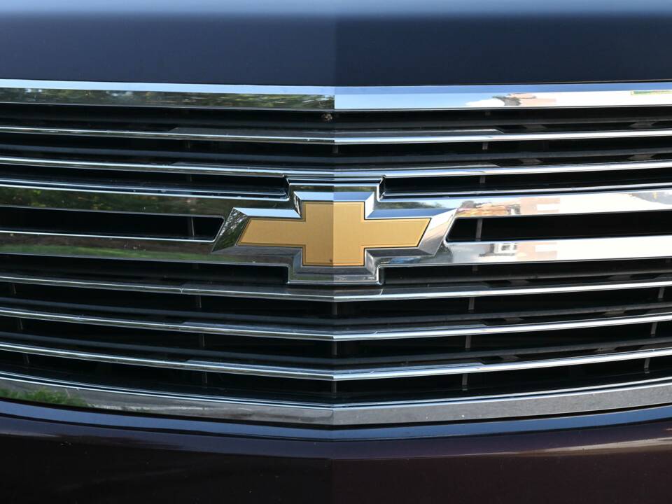 Image 49/50 of Chevrolet Suburban (2017)