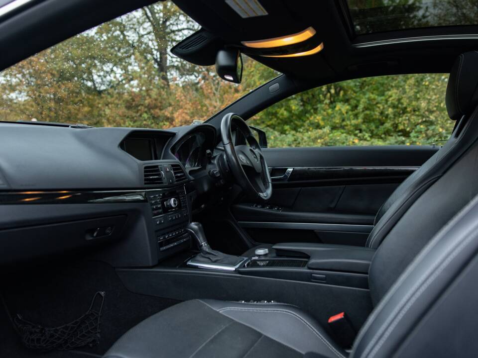 Bild 4/44 von Mercedes-Benz E 500 (2010)