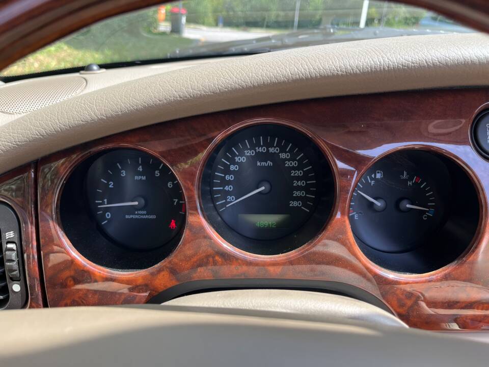 Image 4/13 of Jaguar XKR (1999)