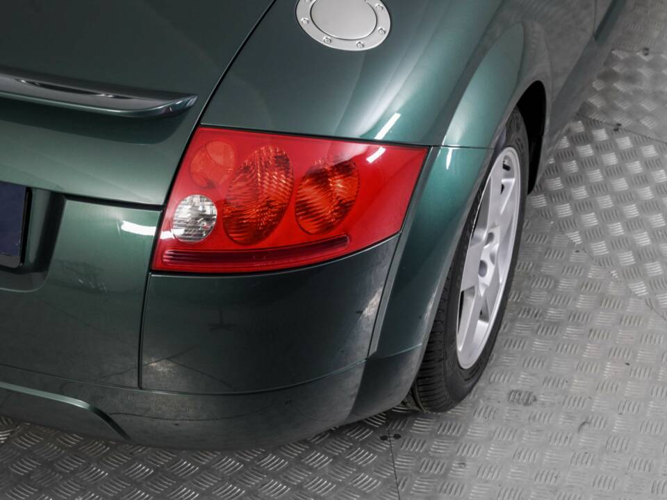Immagine 21/50 di Audi TT 1.8 T (2001)