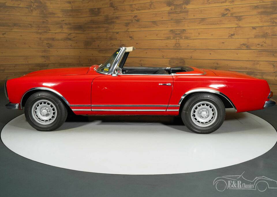 Image 7/8 of Mercedes-Benz 280 SL (1968)