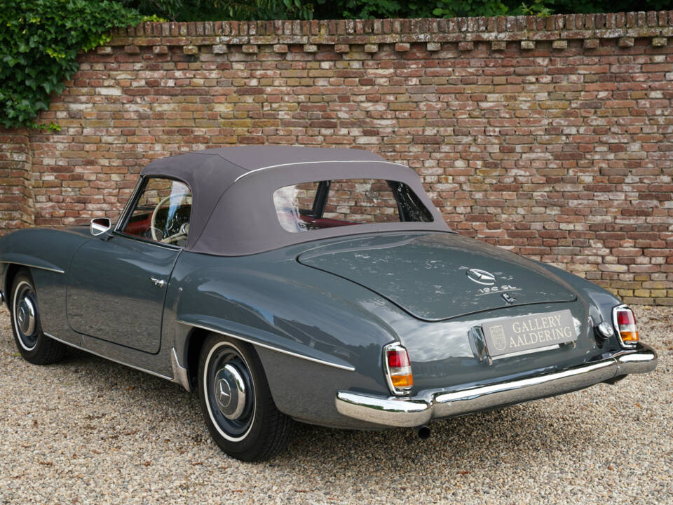 Image 8/50 of Mercedes-Benz 190 SL (1957)
