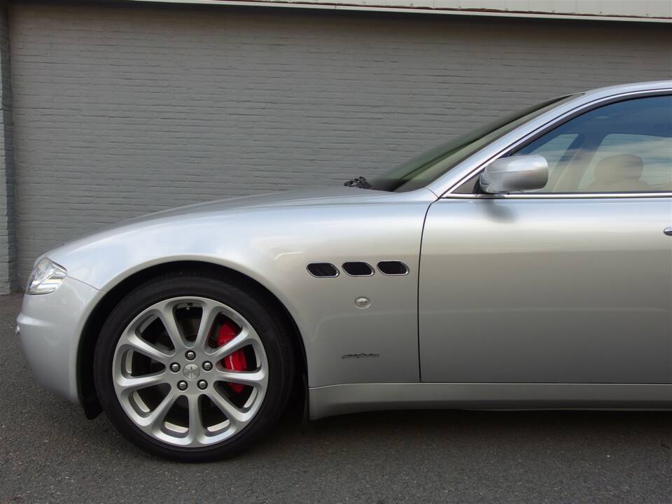 Bild 22/99 von Maserati Quattroporte 4.2 (2007)